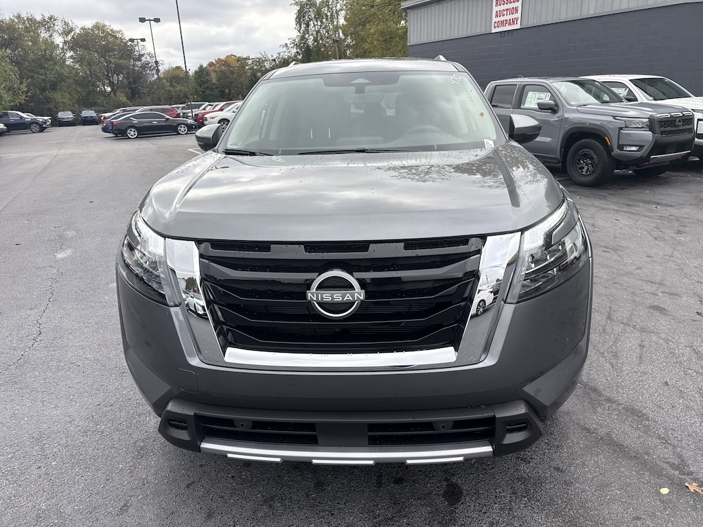 New 2025 Nissan Pathfinder SL SUV