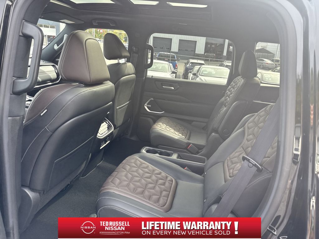 2026 Nissan Armada Platinum - Photo 16