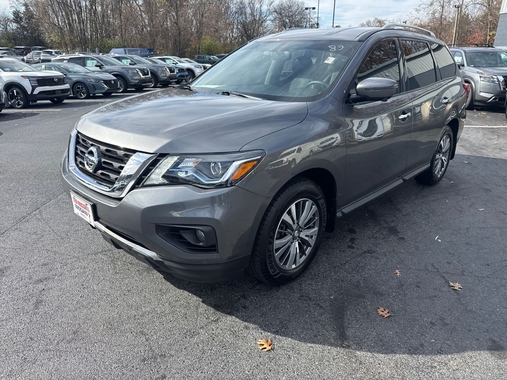 2020 Nissan Pathfinder SL