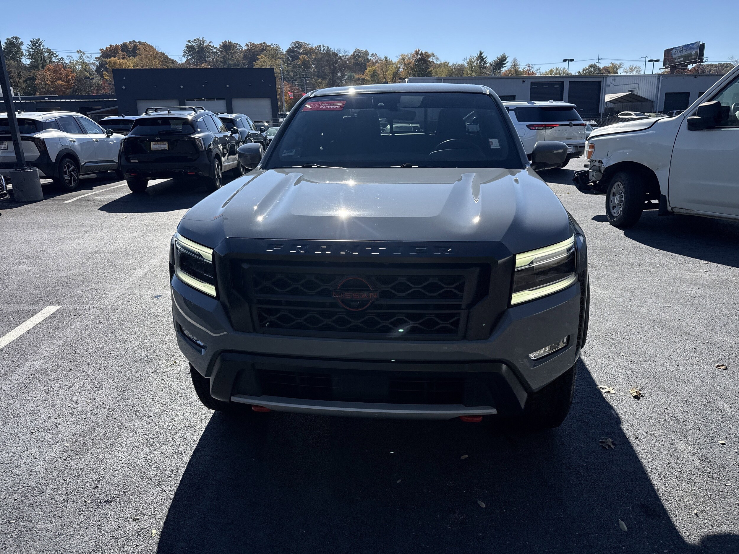 2023 Nissan Frontier PRO-4X Crew Cab photo 2