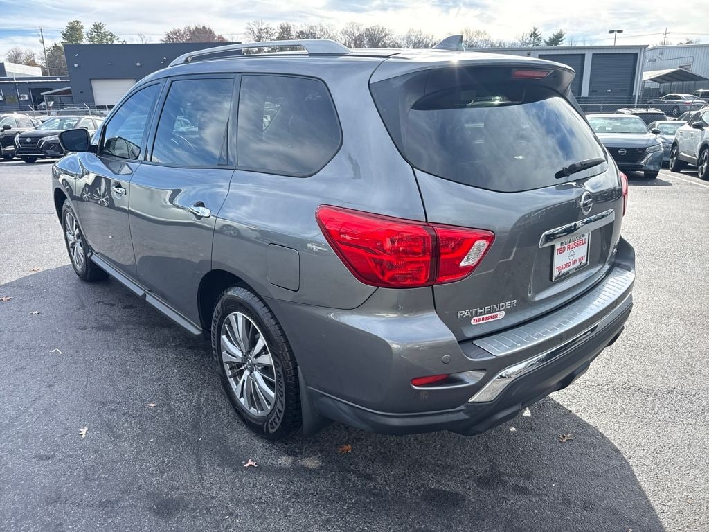 Used 2020 Nissan Pathfinder SL SUV