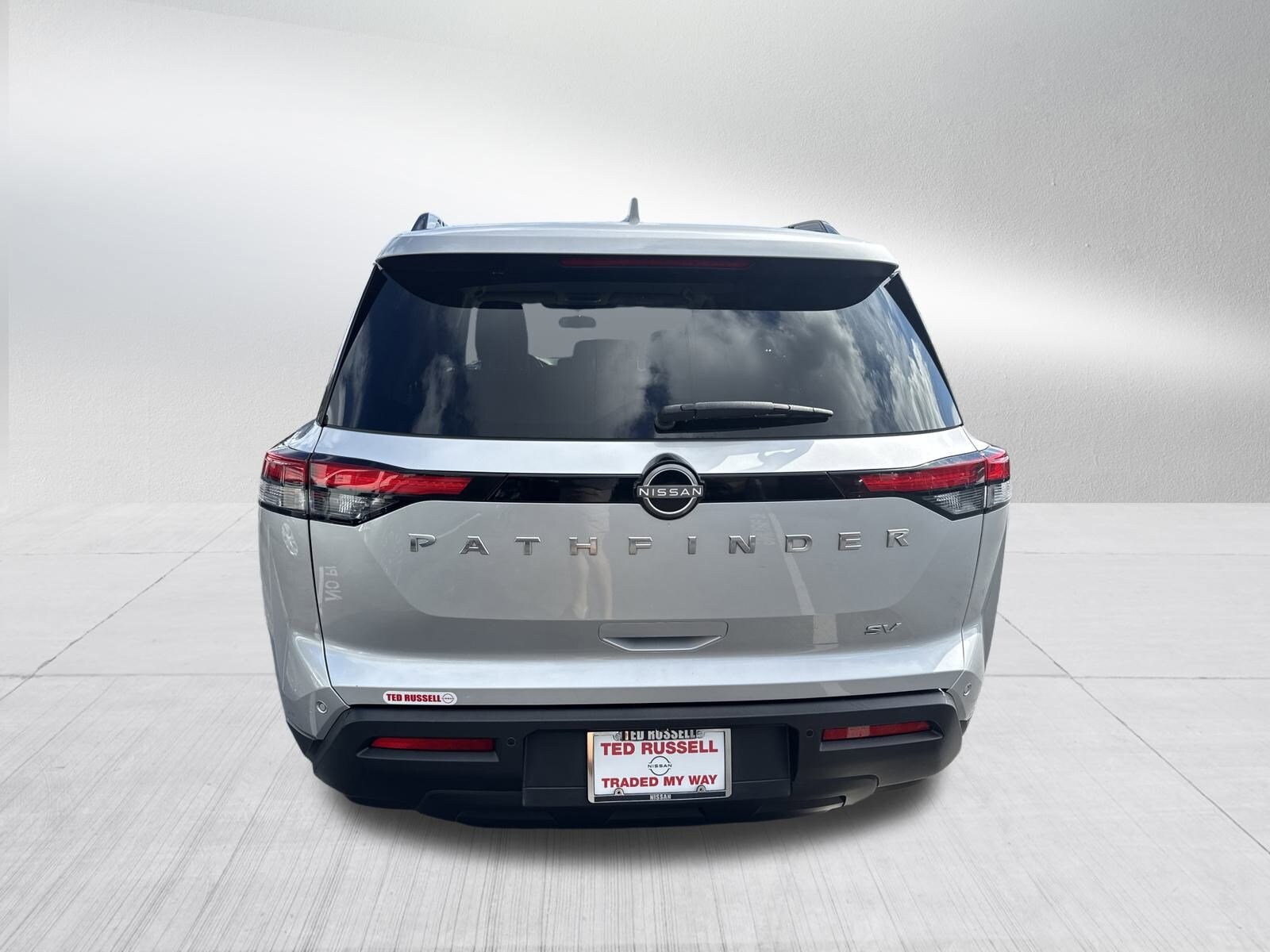 2022 Nissan Pathfinder SV photo 4