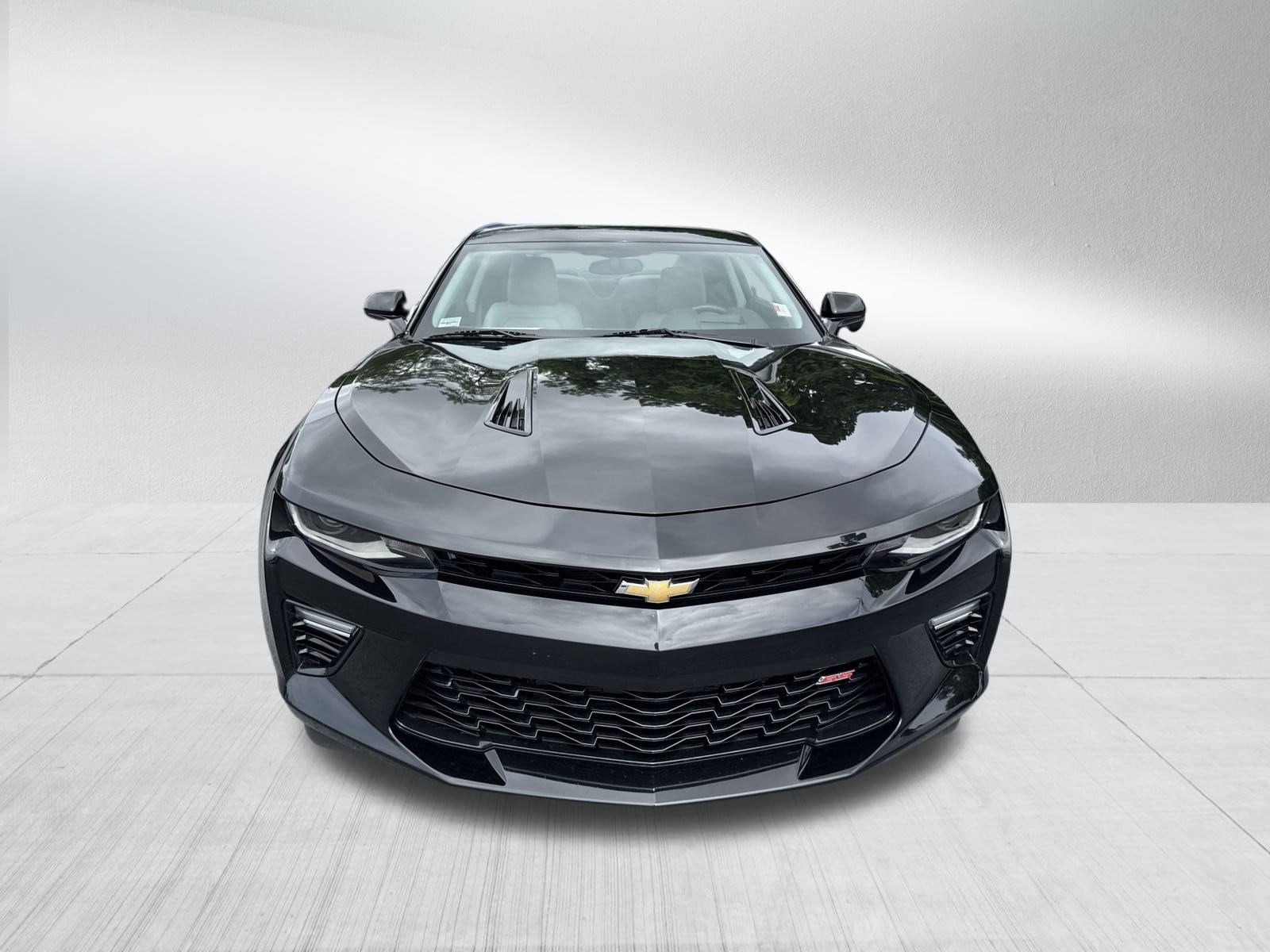 Used 2018 Chevrolet Camaro 2SS with VIN 1G1FG1R77J0165565 for sale in Knoxville, TN