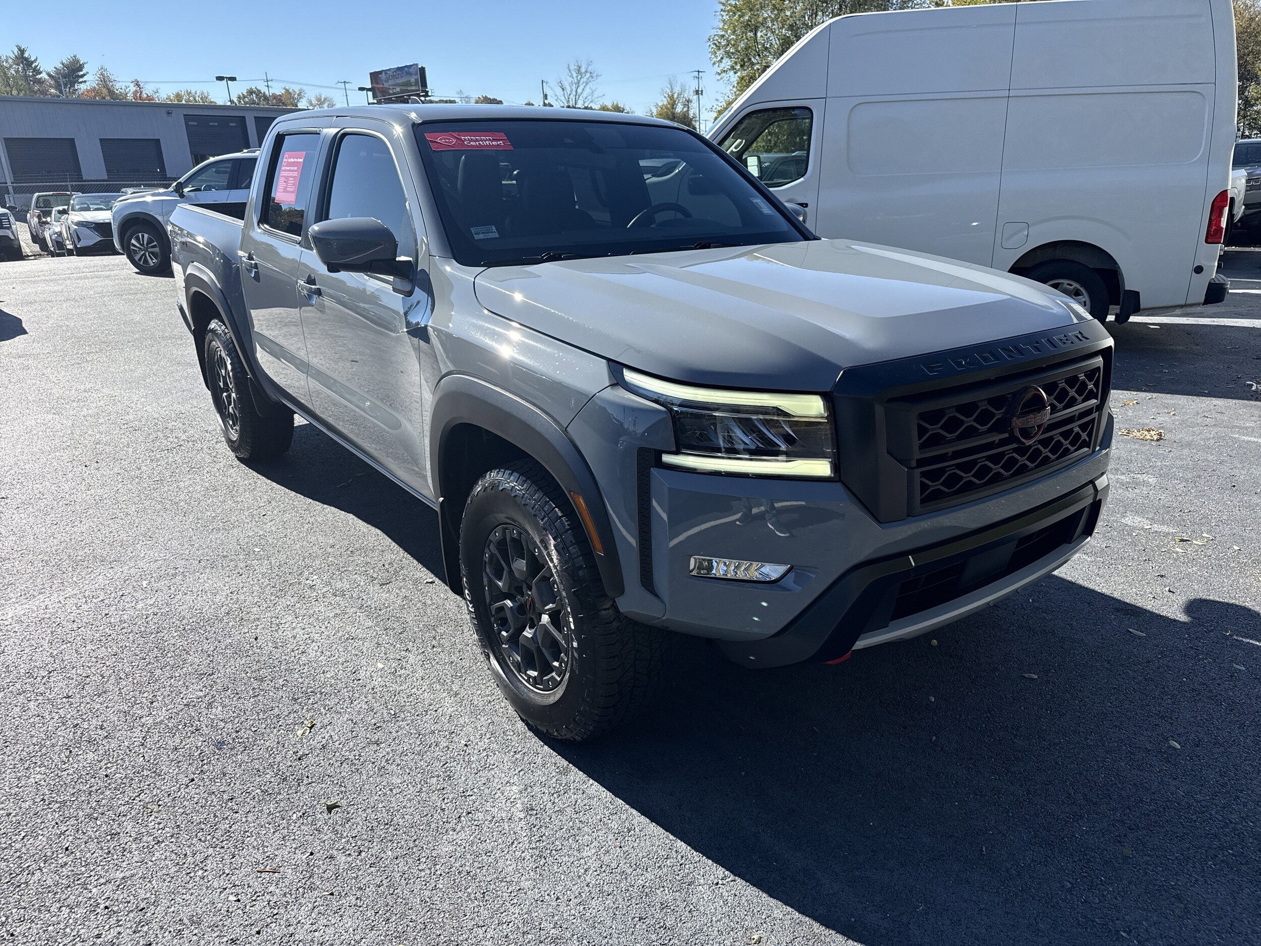2023 Nissan Frontier PRO-4X Crew Cab photo 3