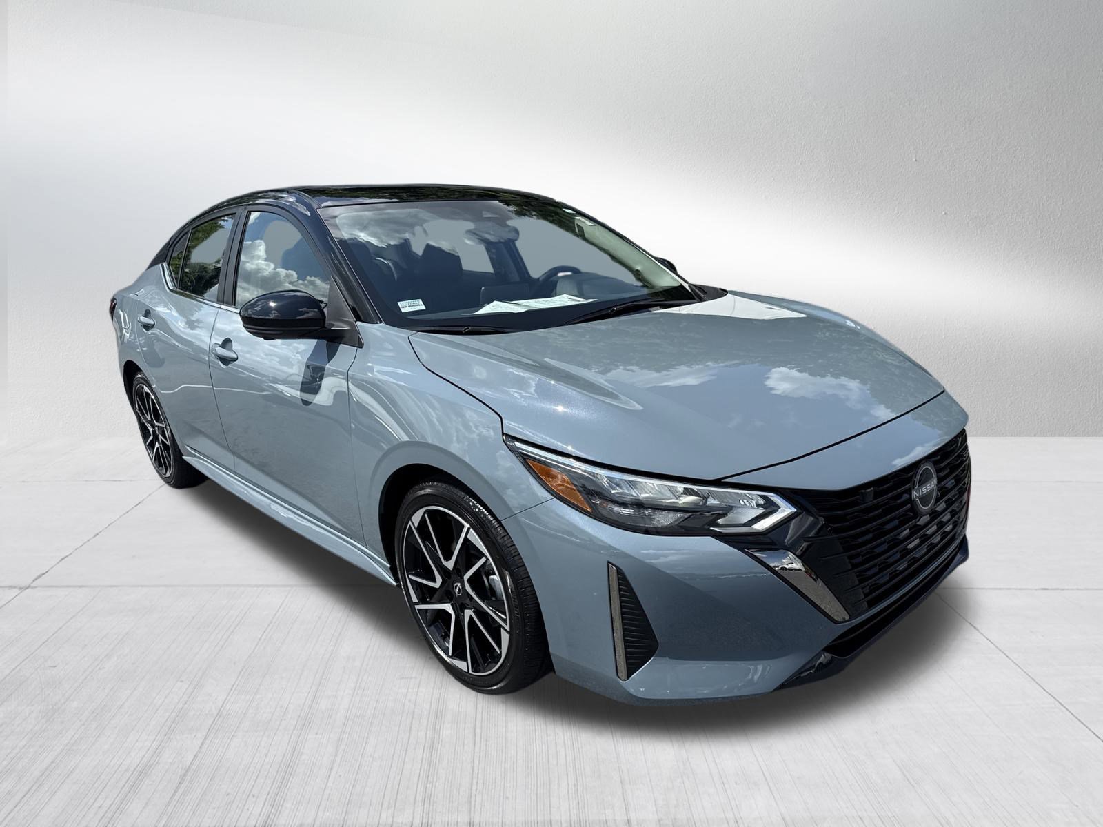 2025 Nissan Sentra SR photo 3