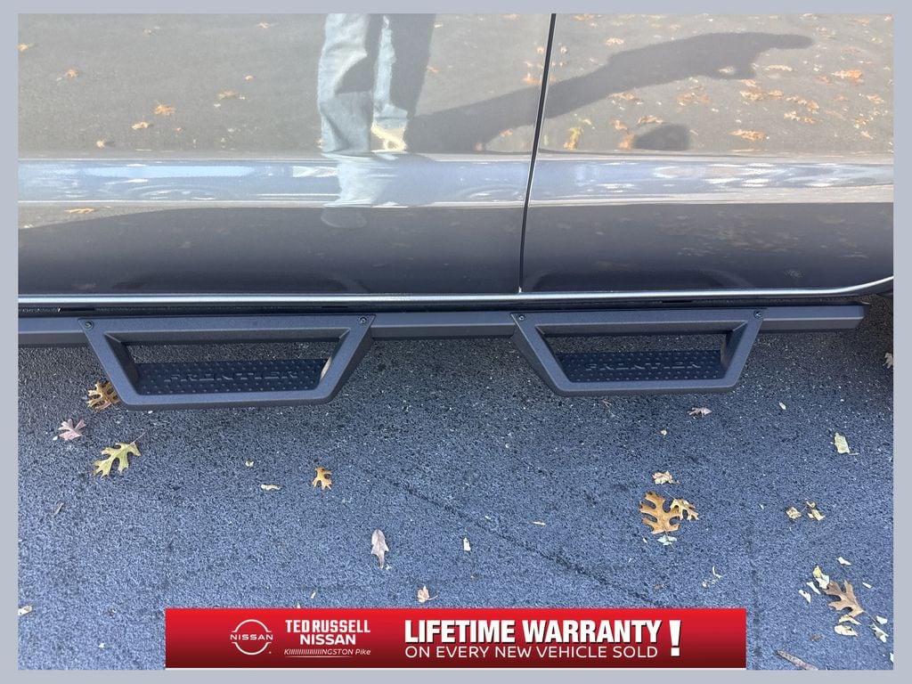 2026 Nissan Frontier PRO-4X's photo