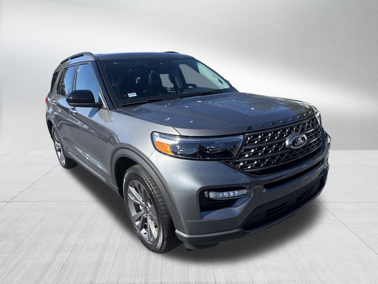 2024 Ford Explorer XLT photo 3