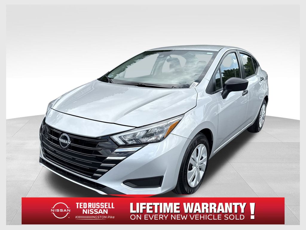 2025 Nissan Versa S's photo