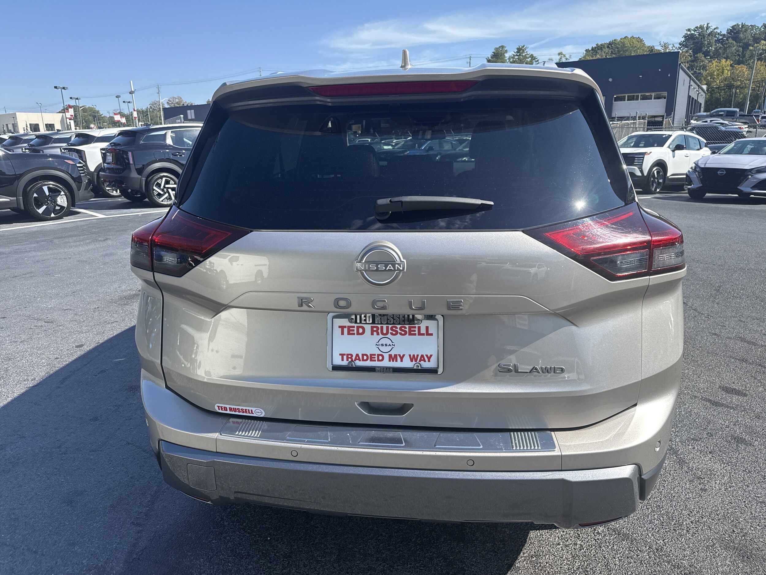2024 Nissan Rogue SL photo 2