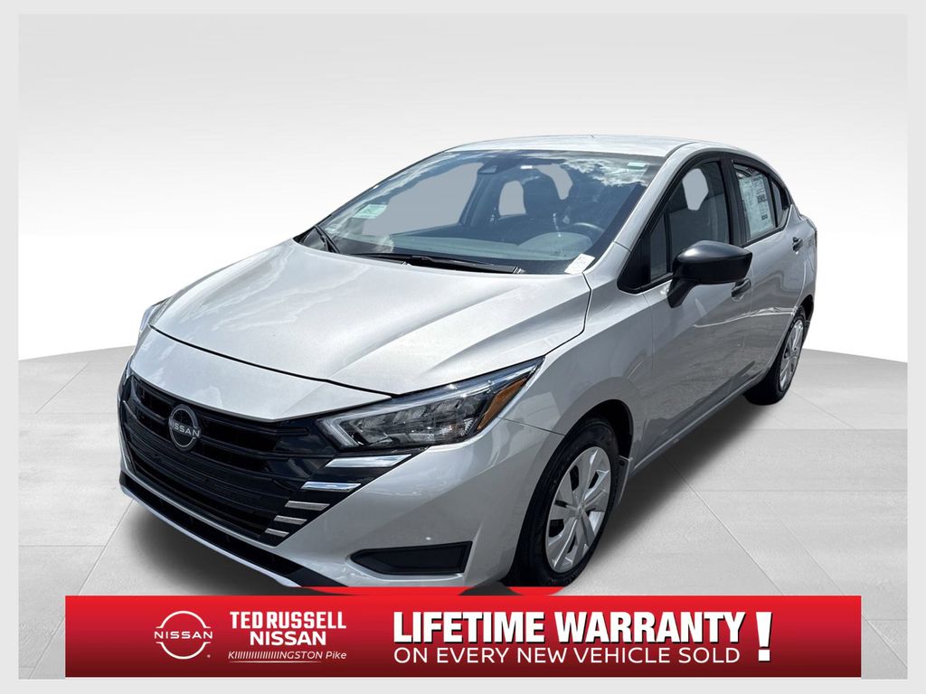 2025 Nissan Versa S's photo