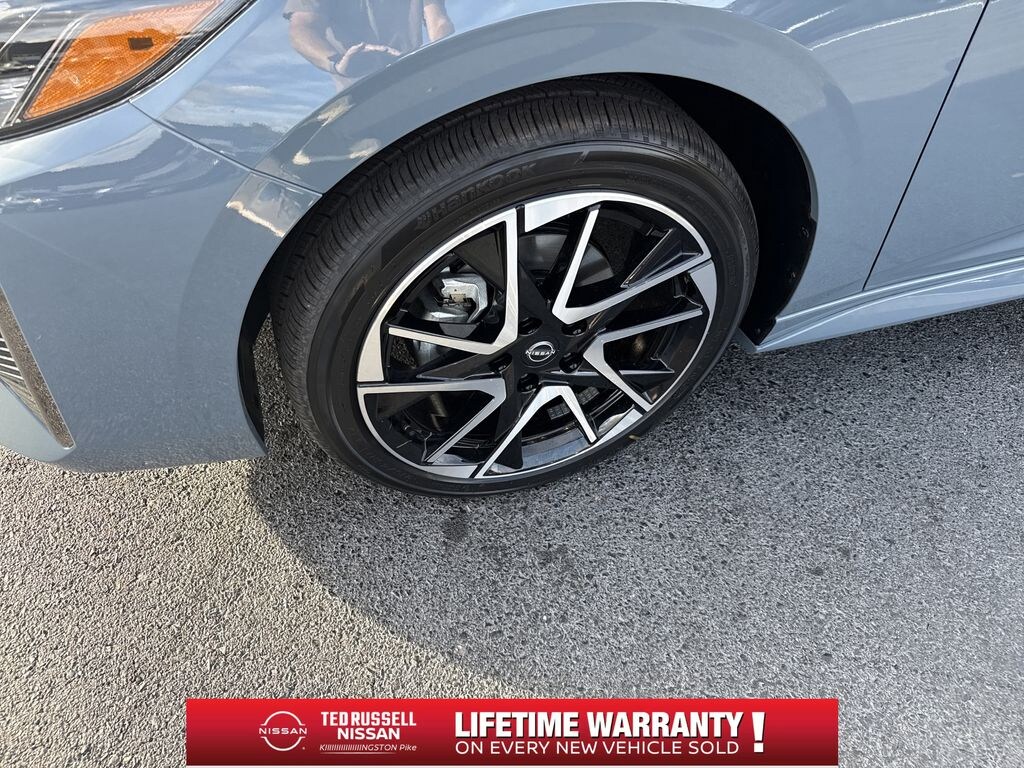 New 2025 Nissan Sentra SR Sedan