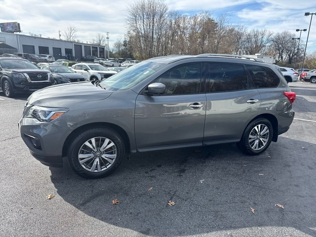 Used 2020 Nissan Pathfinder SL SUV