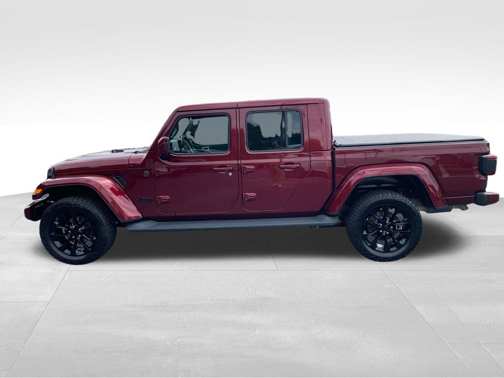 Used 2021 Jeep Gladiator Overland Truck