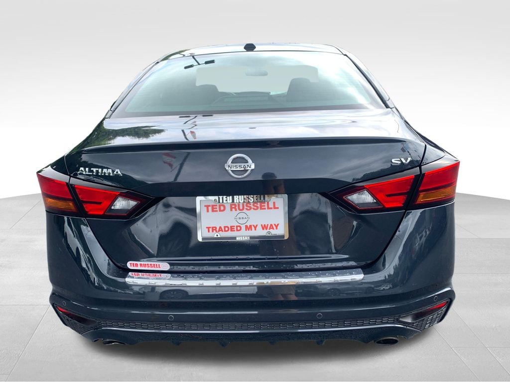Used 2022 Nissan Altima 2.5 SV Sedan