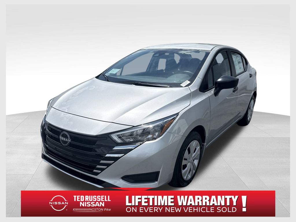 2025 Nissan Versa S's photo