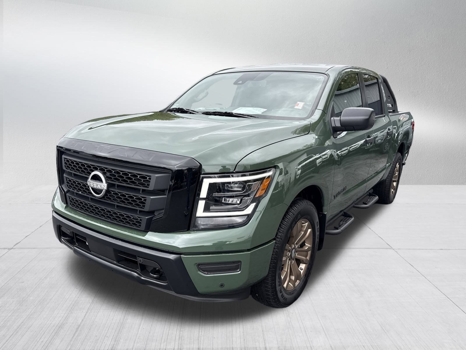 2024 Nissan Titan Truck Crew Cab 