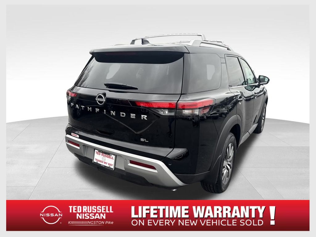2025 Nissan Pathfinder SL's photo