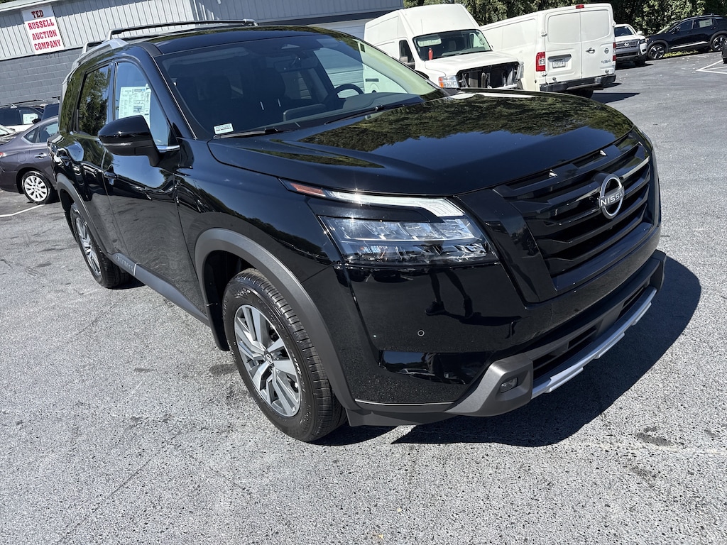 New 2025 Nissan Pathfinder SL SUV