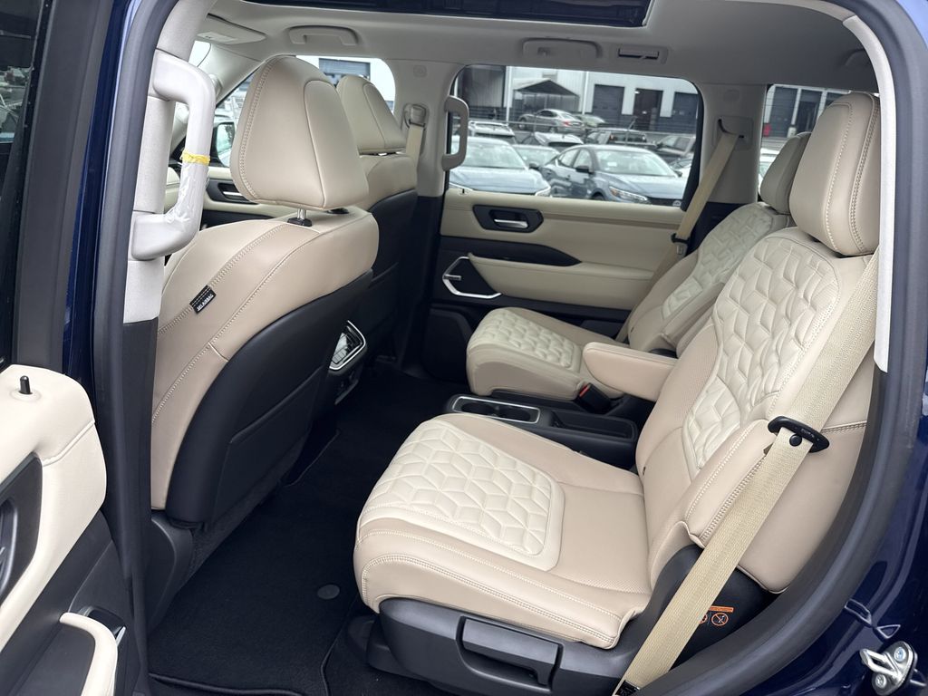 2025 Nissan Armada Platinum Reserve - Photo 16