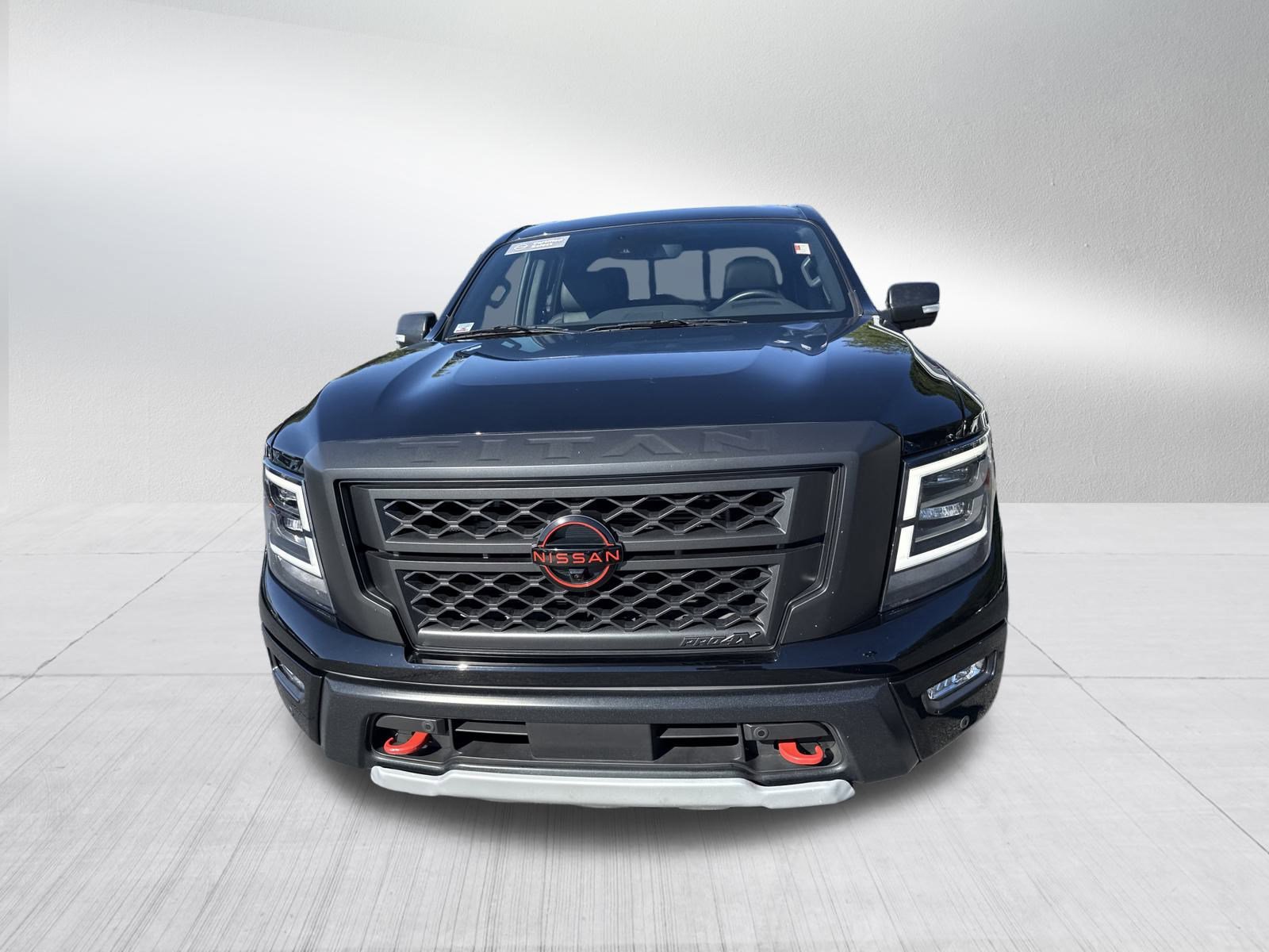 2023 Nissan Titan PRO-4X photo 2