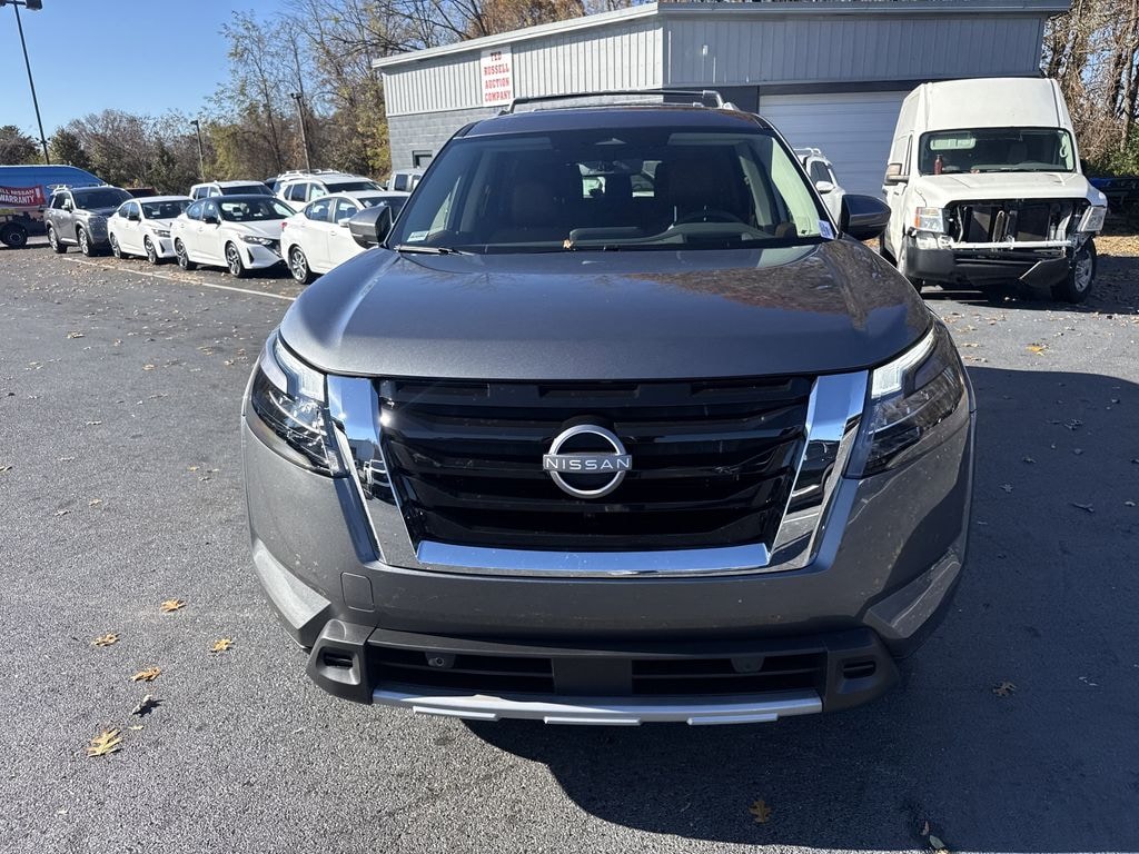 New 2025 Nissan Pathfinder Platinum SUV