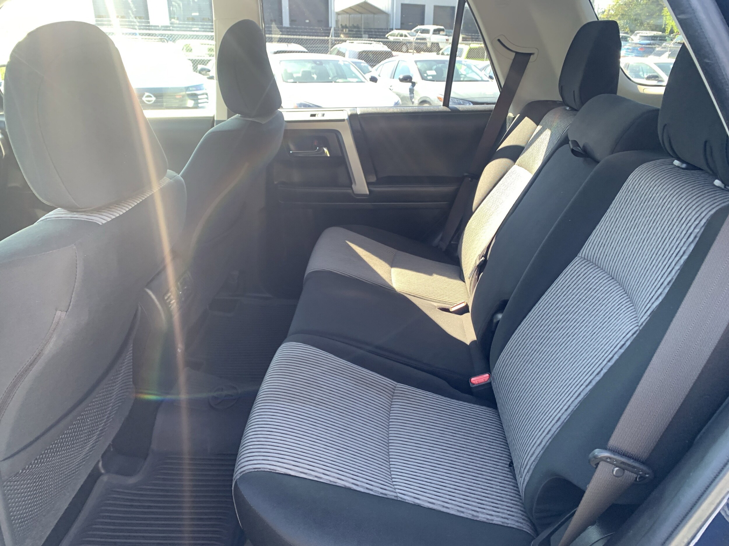 2022 Toyota 4Runner SR5 photo 2