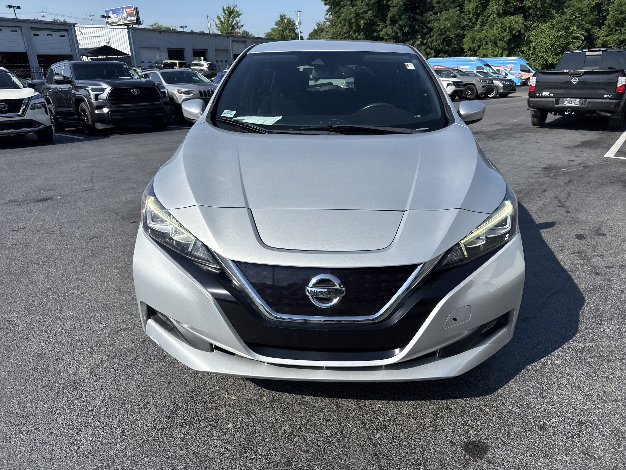 Used 2018 Nissan LEAF SV with VIN 1N4AZ1CP8JC303476 for sale in Knoxville, TN