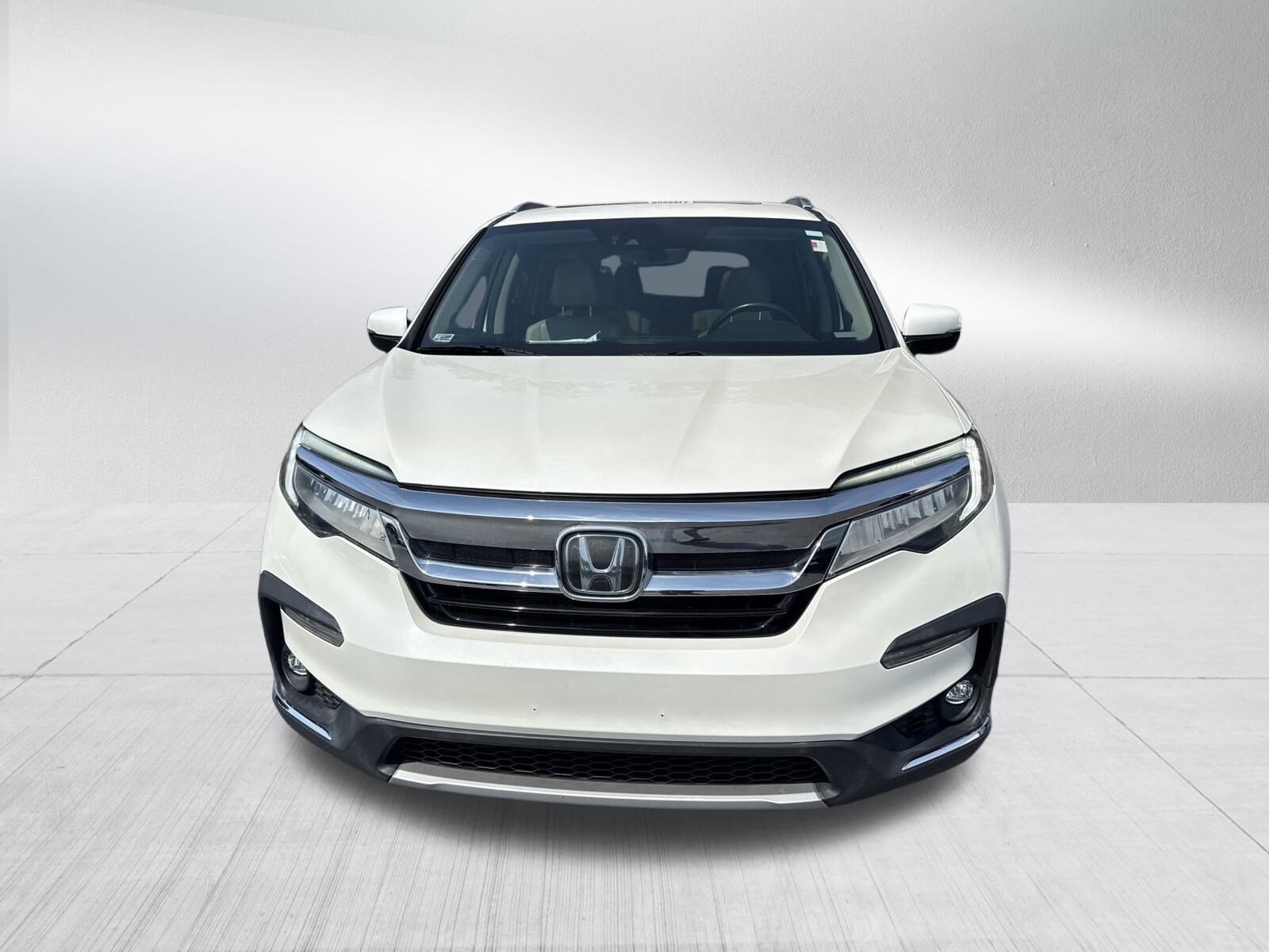2019 Honda Pilot Elite photo 2