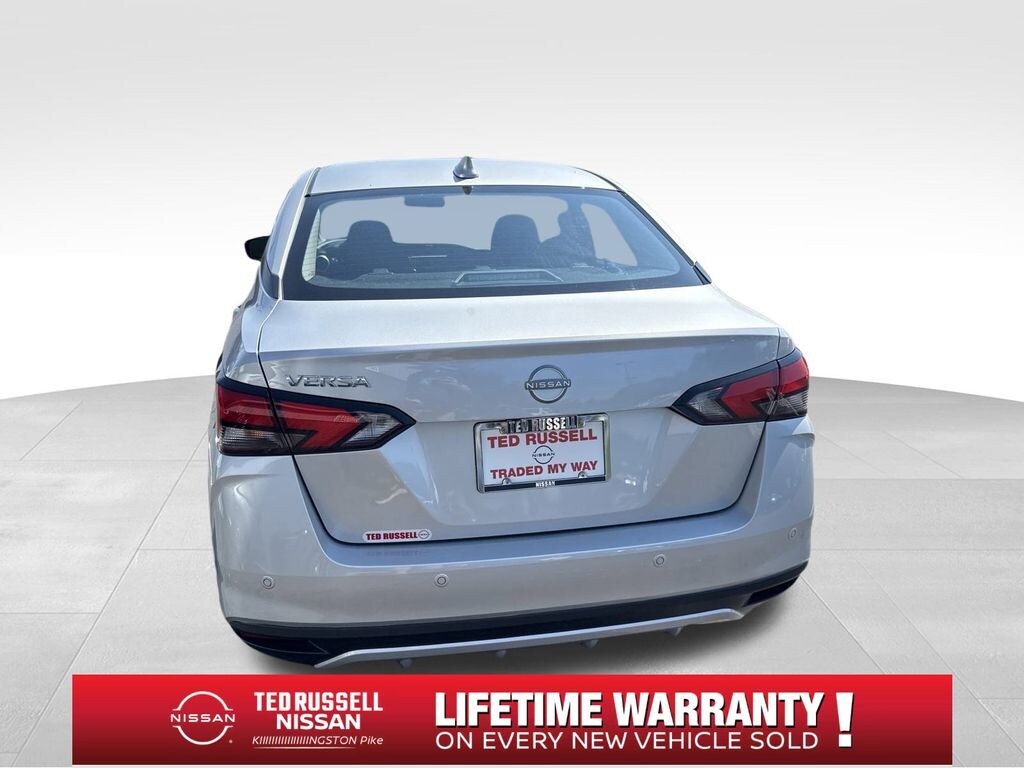 New 2025 Nissan Versa 1.6 SV Sedan