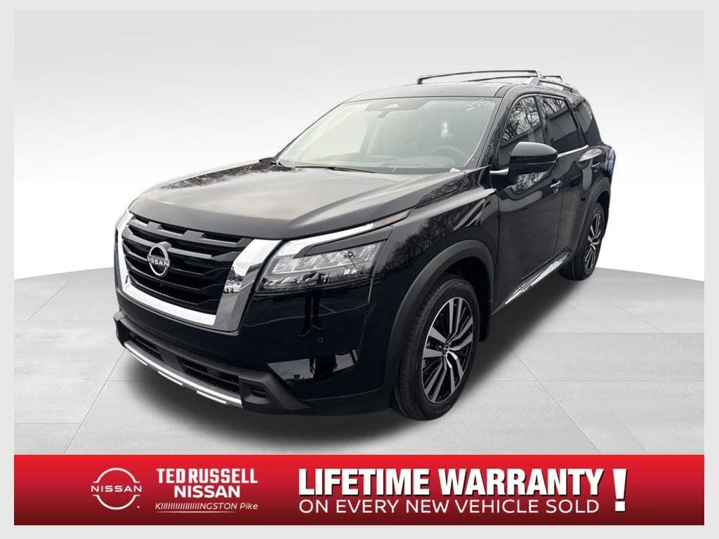 2025 Nissan Pathfinder Platinum's photo