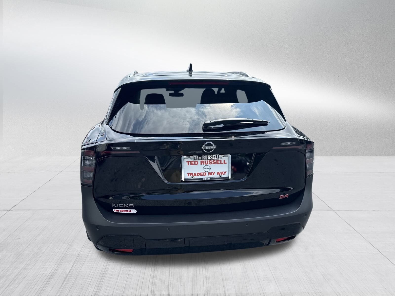 2025 Nissan Kicks SR photo 4