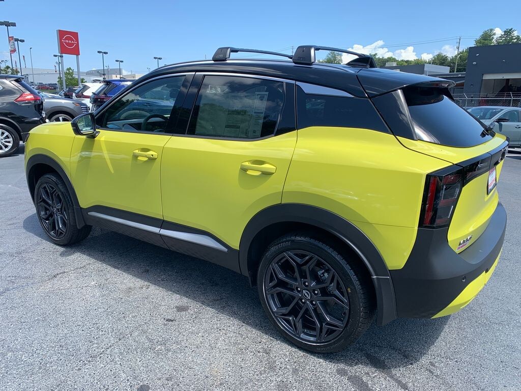 New 2026 Nissan Kicks SR SUV
