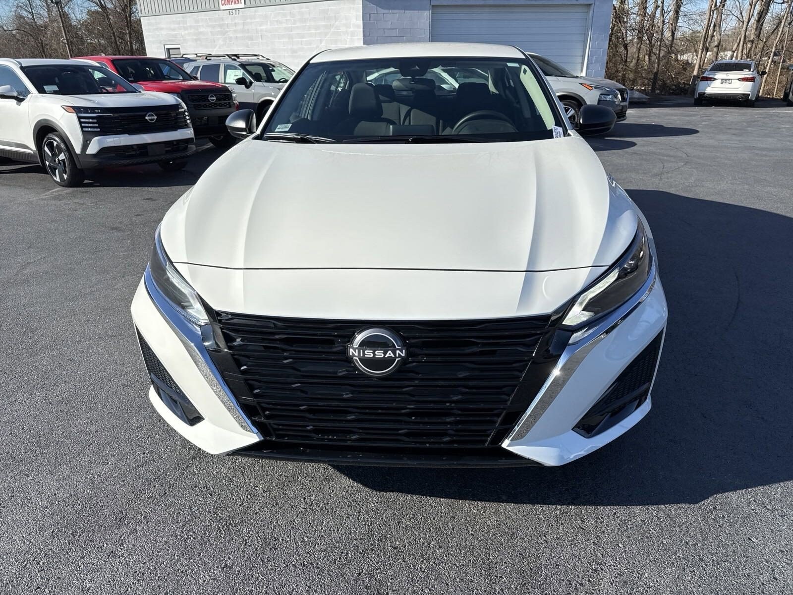 2025 Nissan Altima S photo 2