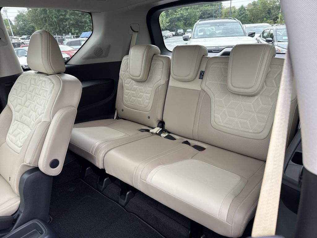 2025 Nissan Armada Platinum Reserve - Photo 28
