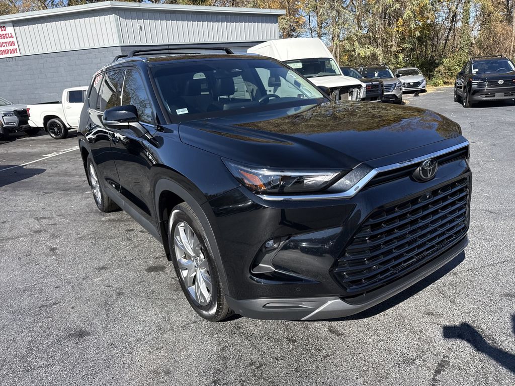 2024 Toyota Highlander Hybrid Limited photo 3