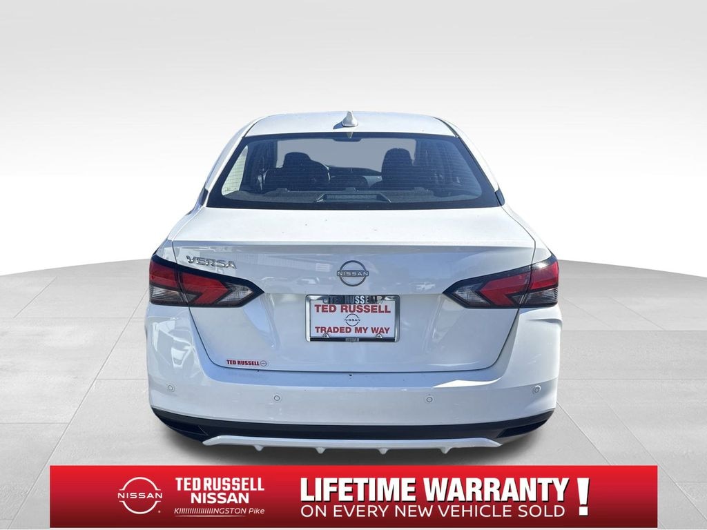 New 2025 Nissan Versa 1.6 SV Sedan