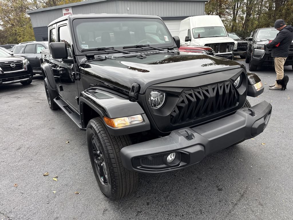 2022 Jeep Gladiator Altitude photo 3