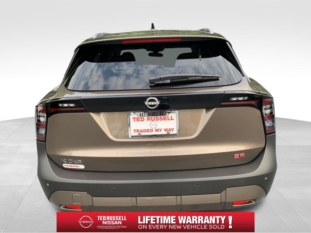 New 2026 Nissan Kicks SR SUV