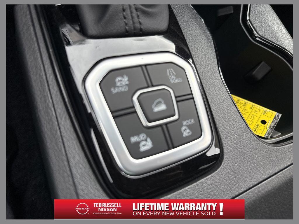 2026 Nissan Frontier SV's photo