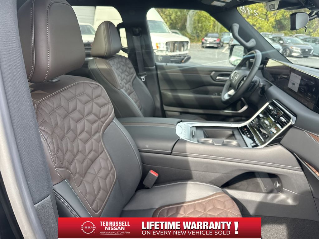 2026 Nissan Armada Platinum - Photo 17
