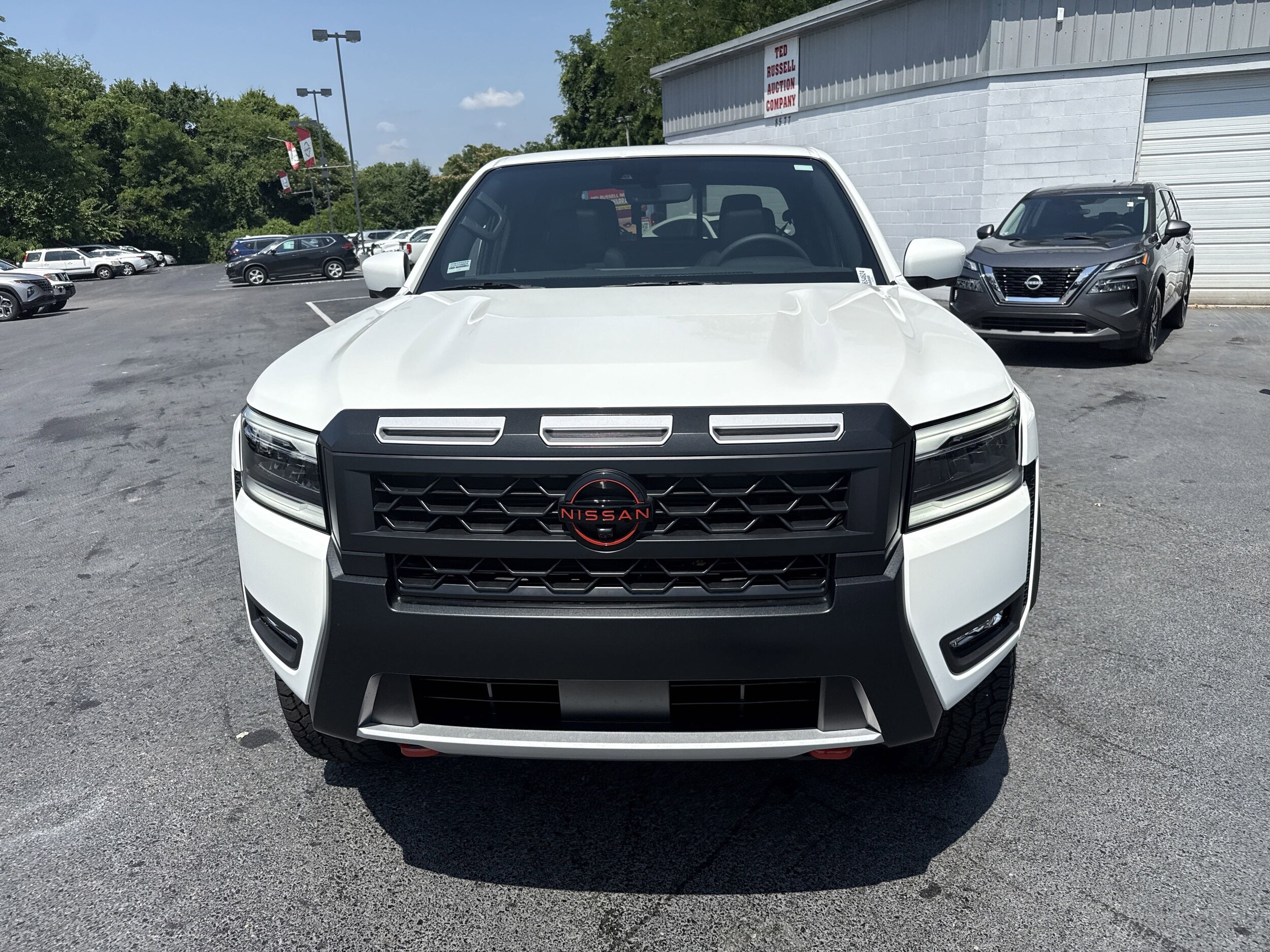 2025 Nissan Frontier PRO-4X photo 2