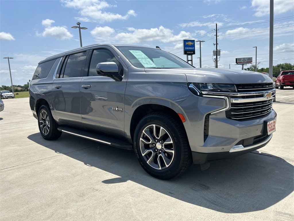 Used 2021 Chevrolet Suburban LT with VIN 1GNSCCKD2MR320835 for sale in Sealy, TX