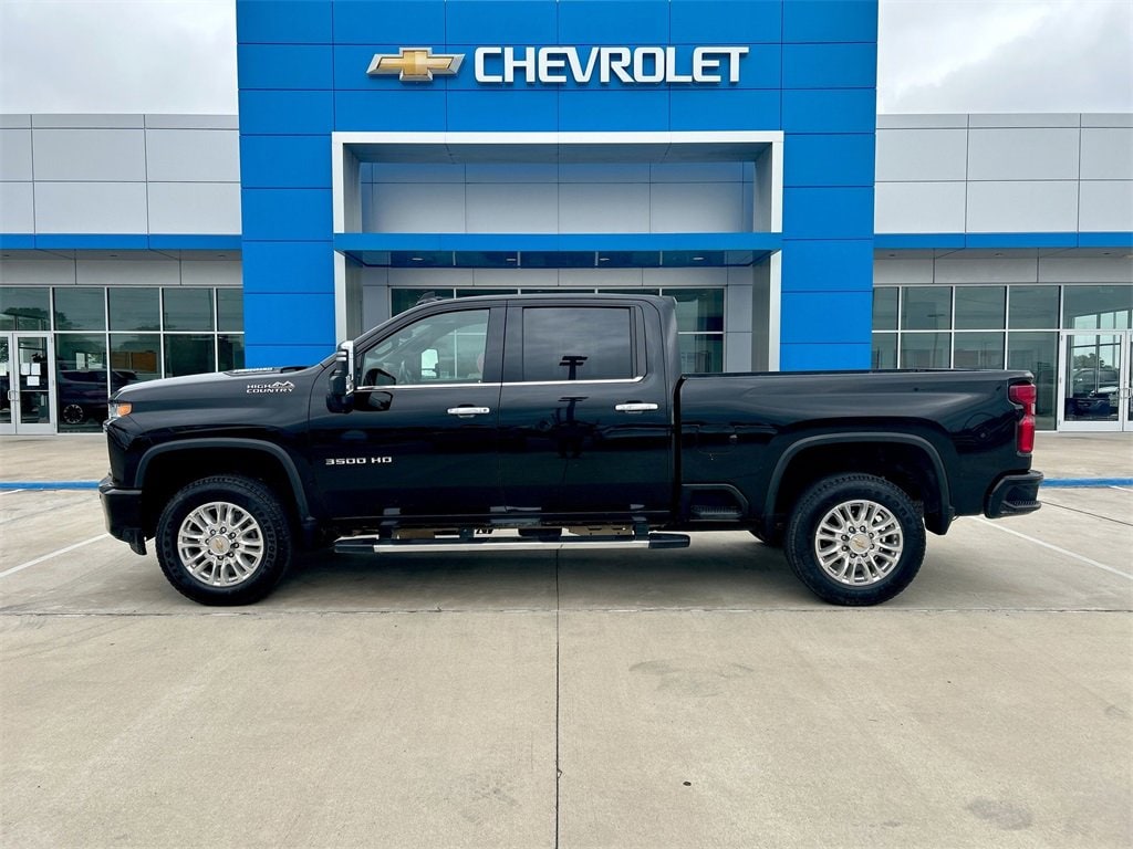 Used 2022 Chevrolet Silverado 3500HD High Country with VIN 1GC4YVEY0NF118768 for sale in Sealy, TX