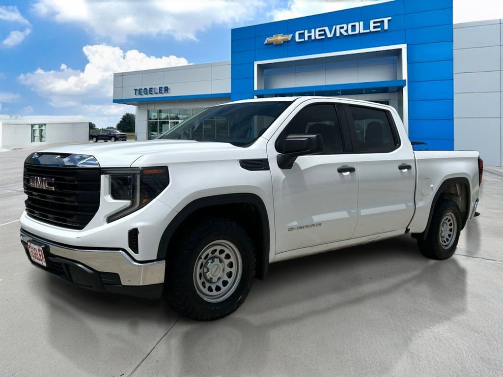 2022 GMC Sierra 2WD Crew Cab Short Box Pro's photo