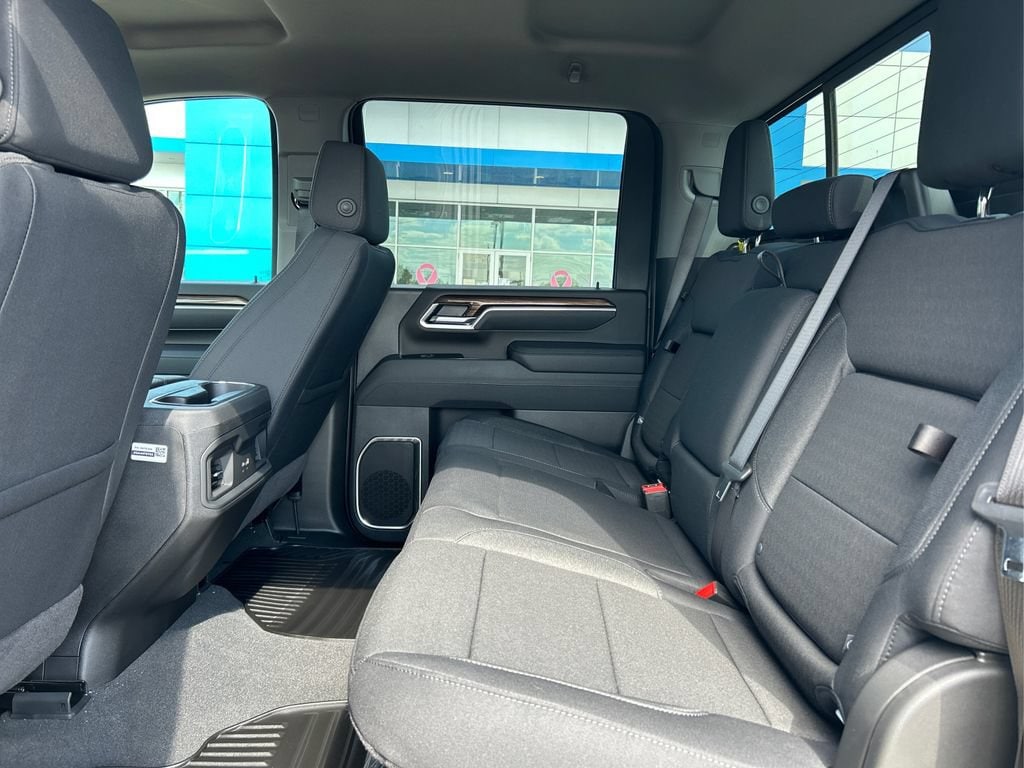 2025 Chevrolet Silverado 3500HD LT - Photo 10