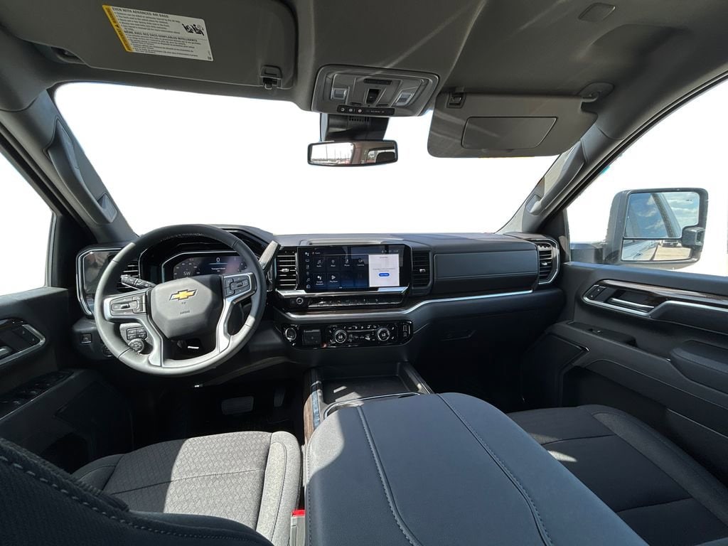 2025 Chevrolet Silverado 3500 HD LT - Photo 13