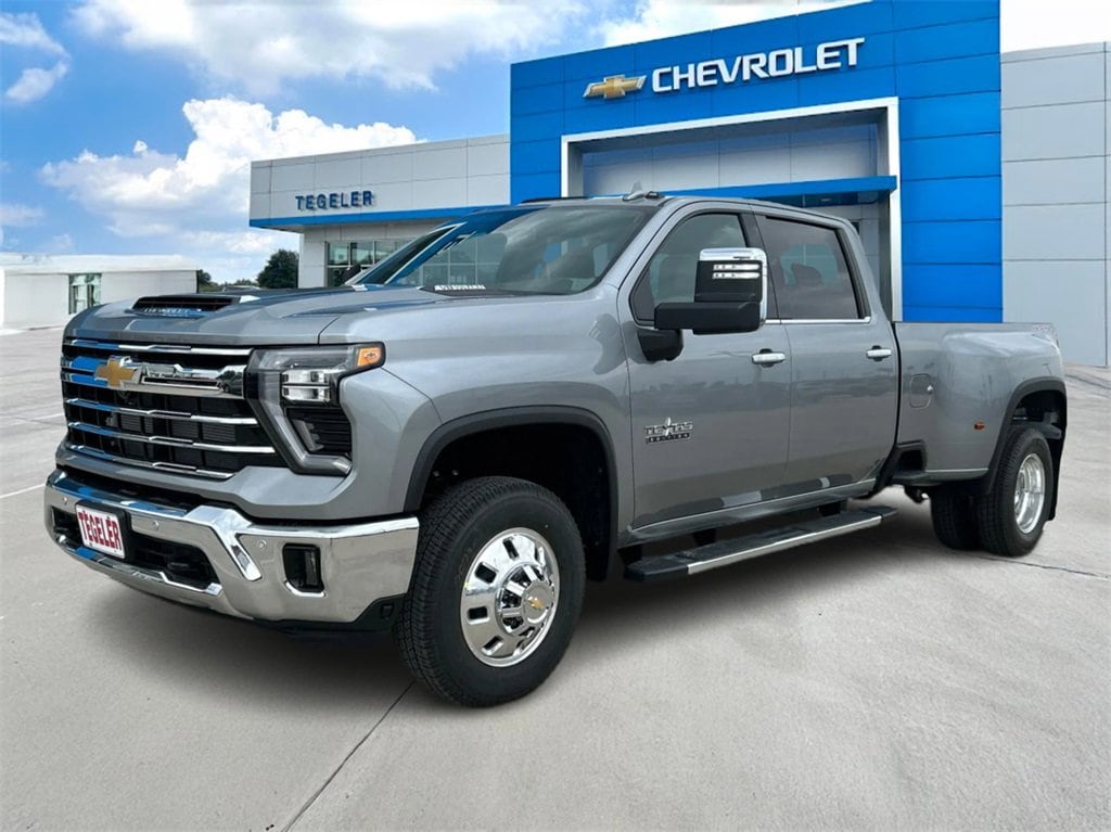 2026 Chevrolet Silverado HD LTZ's photo