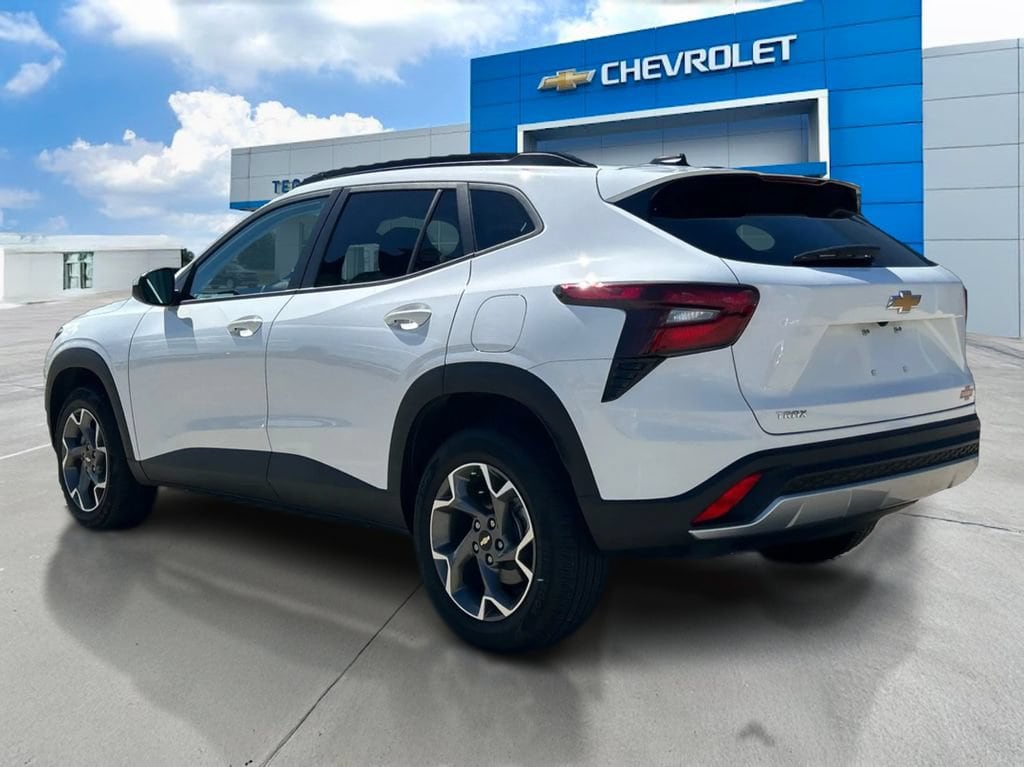 2025 Chevrolet Trax LT - Photo 7