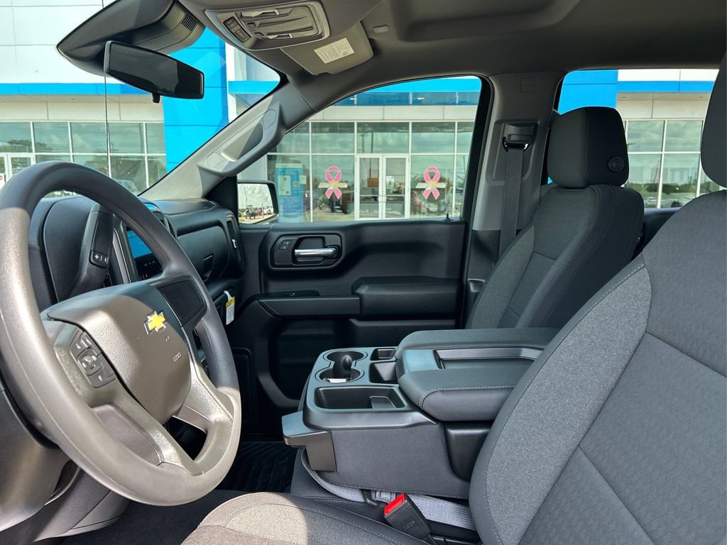 2025 Chevrolet Silverado 1500 Custom - Photo 9