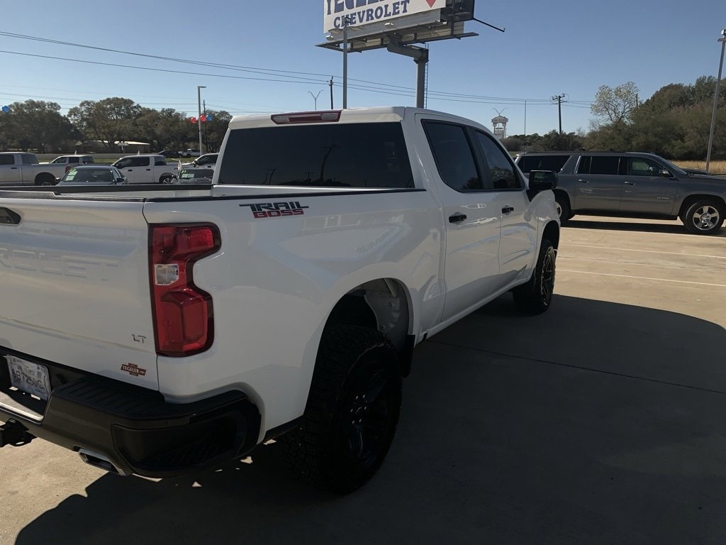 Used 2023 Chevrolet Silverado 1500 LT Trail Boss with VIN 3GCUDFED6PG309885 for sale in Sealy, TX